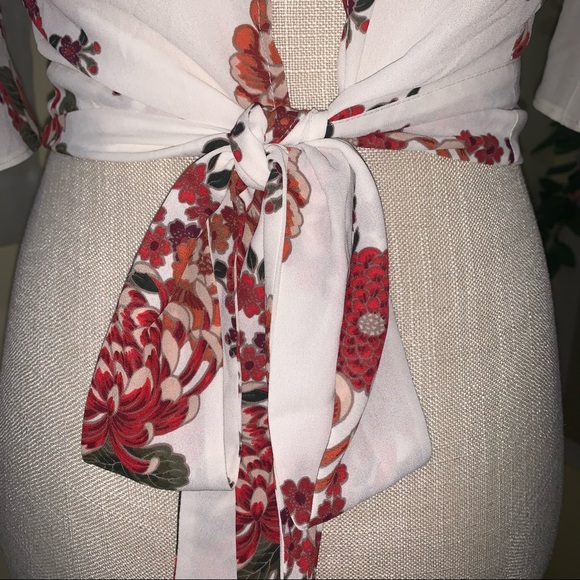 Express Floral Print Tie Back Crop Top Blouse - Picture 6 of 6